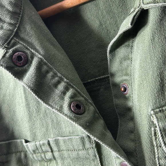 Worn in forever 21 small army jacket with patches - Picture 6 of 10